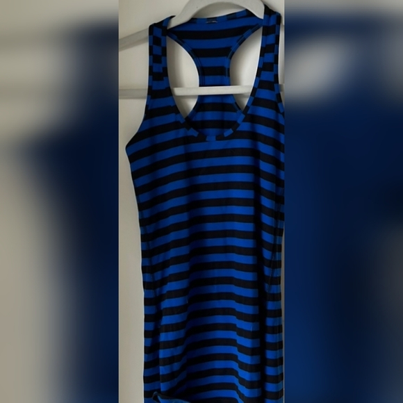 Lululemon (4) Racerback - Picture 5 of 5